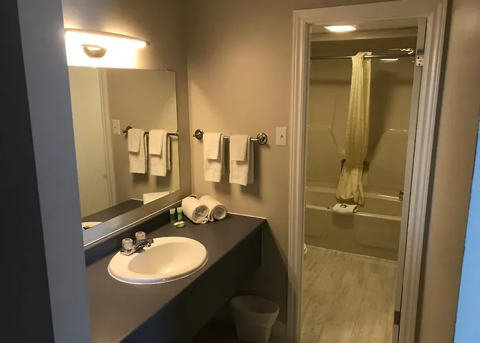 Standard Queen Suite